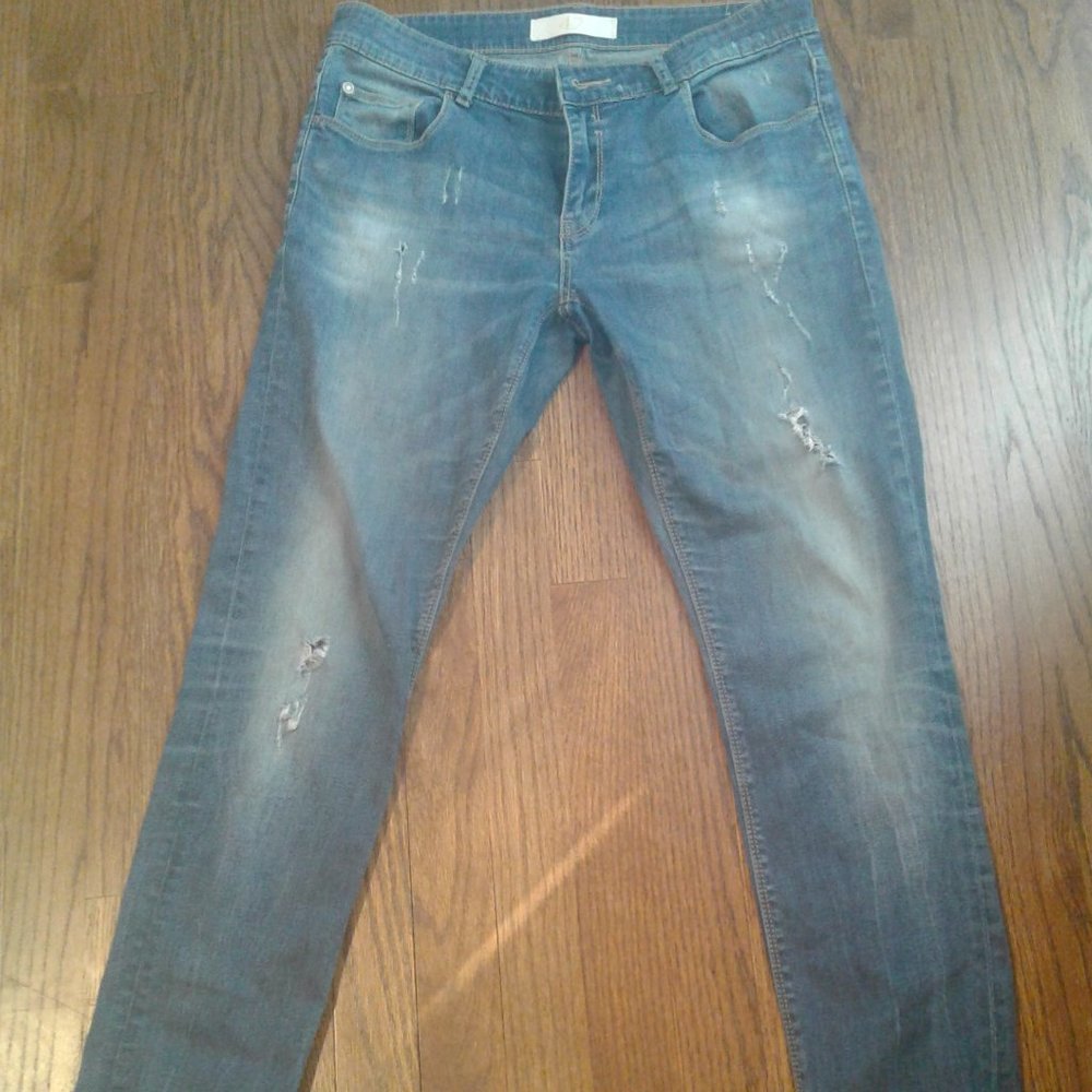 Zara distressed jeans size 42